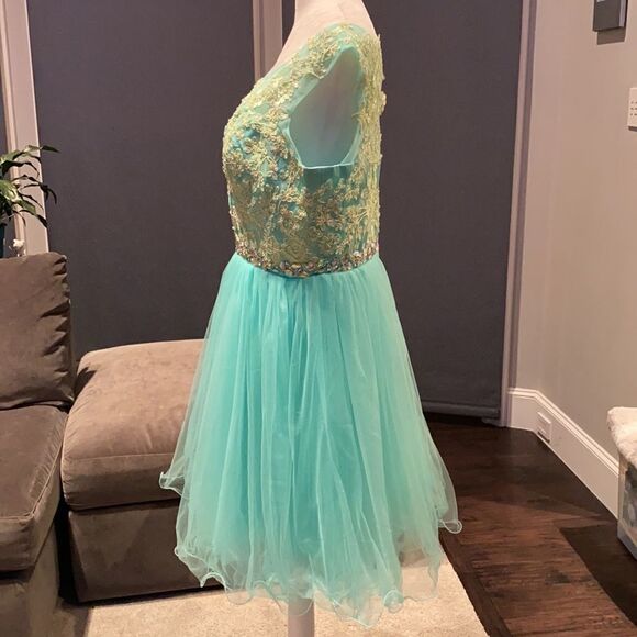 Women’s Prom Formal or Party Dress Size 16 - Picture 3 of 8